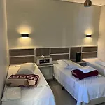 Hotel Quintino - Metro Se -Localizado No Coracao De Sao Paulo Proximo Ao Bras E 25 De Marco Com Estacionamento No Local Gratis